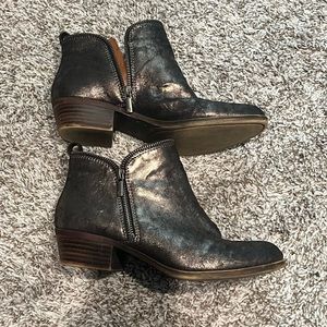 Lucky Brand Gunmetal Metallic Booties. Size 9. Excellent condition